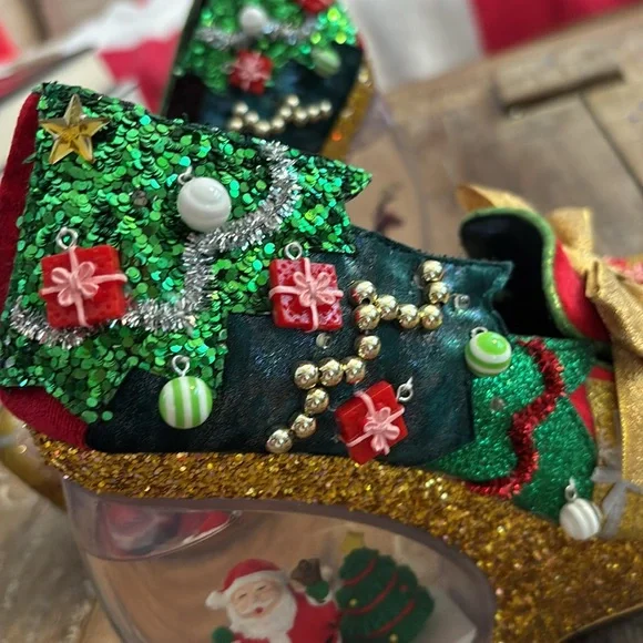 Irregular Choice Santa’s Globe Snowglobe Heels - Never Worn RARE - Picture 9 of 14